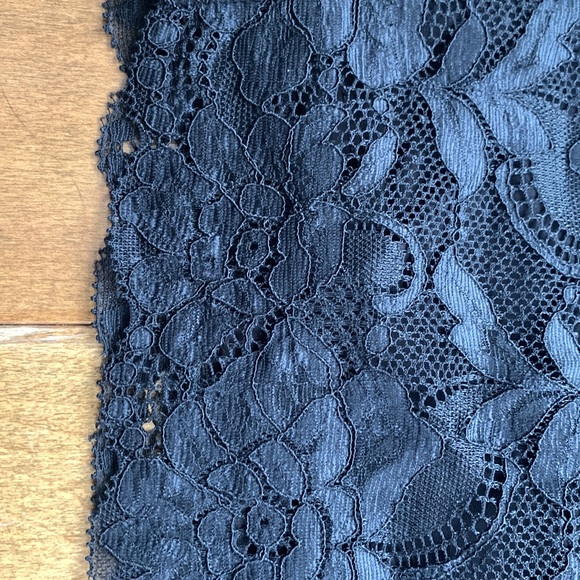 Guess Black Bodycon skirt - Picture 3 of 6